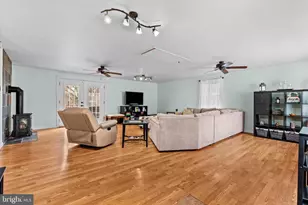 381 S 7th St, Harrisburg, PA 17113 - Photo 17