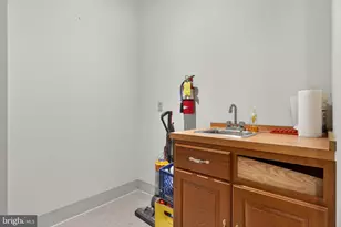 215 Pine St, Harrisburg, PA 17101 - Photo 31