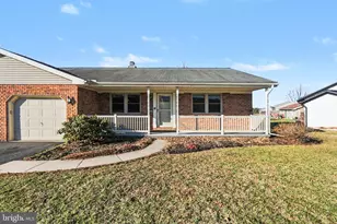 1391 Woodridge Dr, Middletown, PA 17057 - Photo 1