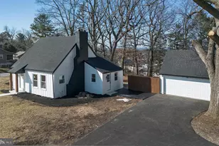 8050 Chambers Hill Rd, Harrisburg, PA 17111 - Photo 3