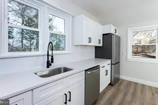 8050 Chambers Hill Rd, Harrisburg, PA 17111 - Photo 9