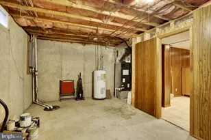 1947 Deer Path Rd, Harrisburg, PA 17110 - Photo 23