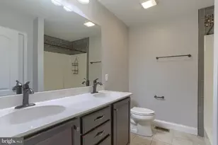 201 Tiverton Ln, Harrisburg, PA 17112 - Photo 17