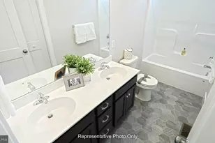 2420 Hawthorne Dr, Harrisburg, PA 17110 - Photo 27