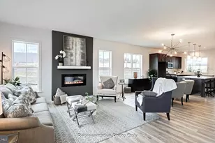 2422 Hawthorne Dr, Harrisburg, PA 17110 - Photo 5