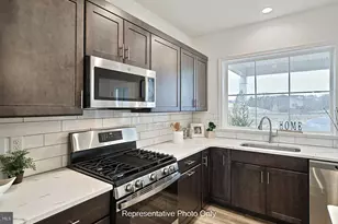 2422 Hawthorne Dr, Harrisburg, PA 17110 - Photo 11