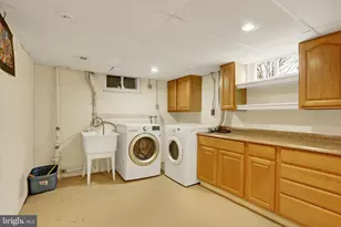 4361 N 3rd St, Harrisburg, PA 17110 - Photo 31