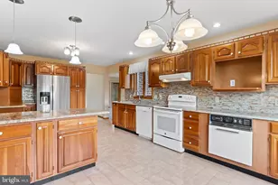 6365 N Huntsmen Dr, Harrisburg, PA 17111 - Photo 3