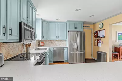 2204 Continental Drive, Harrisburg, PA 17110 - Photo 9