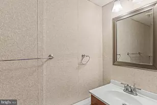 112 Holly Hills Dr, Harrisburg, PA 17110 - Photo 25