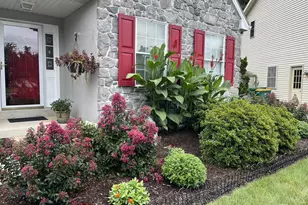 1827 Meadow Ridge Dr, Hummelstown, PA 17036 - Photo 1