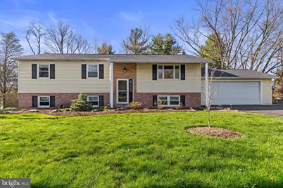 1600 Lori Lane Circle, Harrisburg, PA 17110 - Photo 3