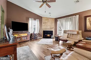 5805 Hidden Lake Dr, Harrisburg, PA 17111 - Photo 5