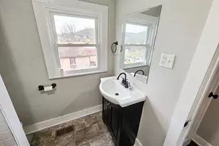 737 Pottsville St, Lykens, PA 17048 - Photo 17