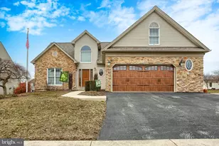 216 Fox Grove Pl, Hummelstown, PA 17036 - Photo 1