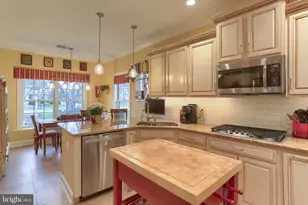 2421 Zell Ct, Hummelstown, PA 17036 - Photo 11