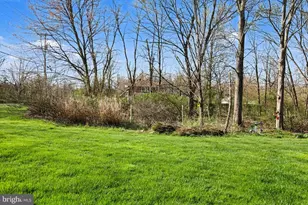 6401 Whisper Wood Ln, Harrisburg, PA 17112 - Photo 9