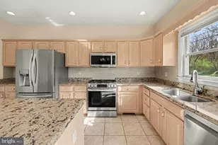 6401 Whisper Wood Ln, Harrisburg, PA 17112 - Photo 15