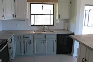 6081 Peach Tree St, Harrisburg, PA 17111 - Photo 3