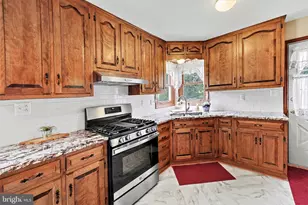 7833 Dewey Dr, Harrisburg, PA 17112 - Photo 11