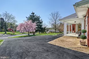 611 Garden Dr, Harrisburg, PA 17111 - Photo 3