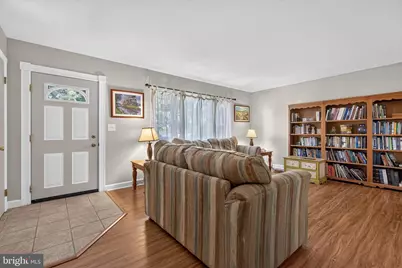826 Lark Drive, Harrisburg, PA 17111 - Photo 5