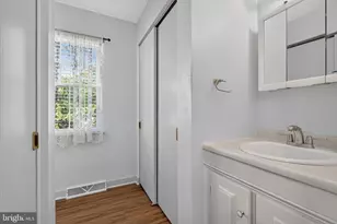 826 Lark Dr, Harrisburg, PA 17111 - Photo 17