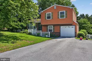 826 Lark Dr, Harrisburg, PA 17111 - Photo 3
