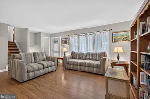 826 Lark Dr, Harrisburg, PA 17111 - Photo 7