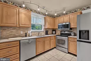 826 Lark Dr, Harrisburg, PA 17111 - Photo 11