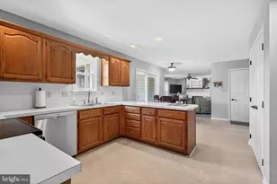 570 James Dr, Harrisburg, PA 17112 - Photo 5