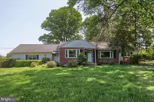 599 Colonial Club Dr, Harrisburg, PA 17112 - Photo 3