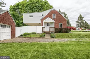 1 Oakmont Rd, Harrisburg, PA 17109 - Photo 5