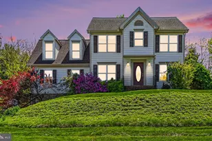 1242 Jill Dr, Hummelstown, PA 17036 - Photo 3
