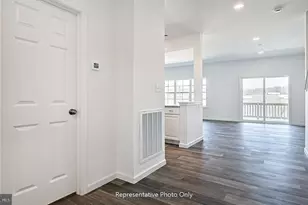 7831 Oakbrook Dr, Harrisburg, PA 17112 - Photo 5