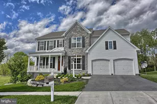 997 Powder Horn Dr, Hummelstown, PA 17036 - Photo 1