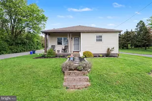 174 Hollywood Dr, Middletown, PA 17057 - Photo 1