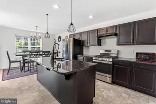 2425 Hawthorne Dr, Harrisburg, PA 17110 - Photo 17
