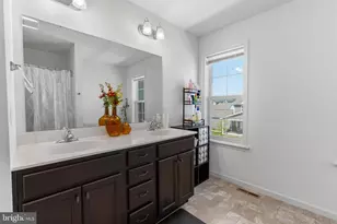 2425 Hawthorne Dr, Harrisburg, PA 17110 - Photo 29