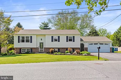 667 Locust Street, Hummelstown, PA 17036 - Photo 1