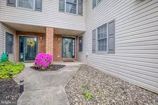 886 Woodridge Dr, Middletown, PA 17057 - Photo 3