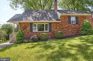 610 Georgian Pl, Harrisburg, PA 17111 - Photo 1