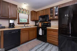 124 Evergreen St, Hummelstown, PA 17036 - Photo 3