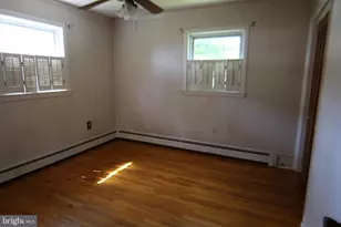 6893 Chambers Hill Rd, Harrisburg, PA 17111 - Photo 9