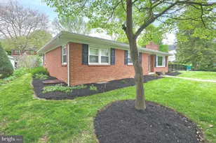 43 Oak Ln, Hershey, PA 17033 - Photo 3