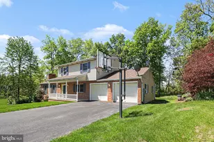 802 Leeds Ct, Harrisburg, PA 17112 - Photo 3