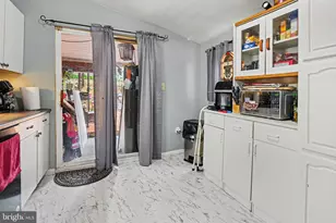 1329 Bartine St, Harrisburg, PA 17102 - Photo 9