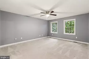 1071 Knoll Dr, Hummelstown, PA 17036 - Photo 9