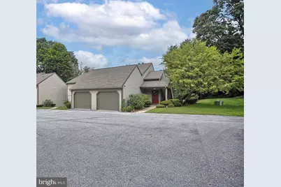 563 Roslaire Drive, Hummelstown, PA 17036 - Photo 1