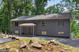 141 Huckleberry Ln, Harrisburg, PA 17112 - Photo 5